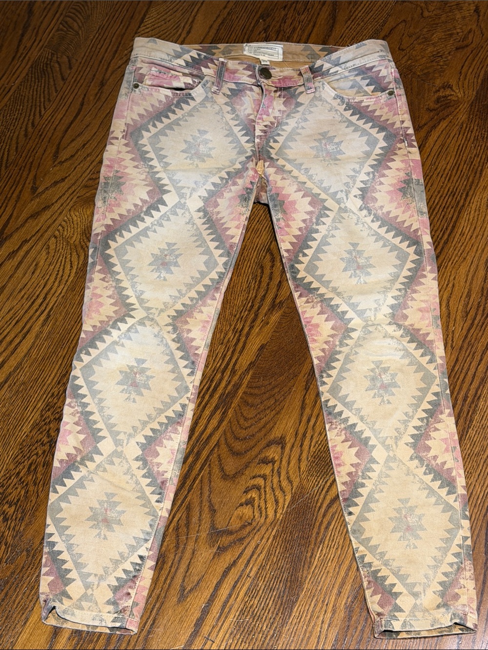 Current/Elliott Aztec-Pattern Skinny Jeans in Pink & Gray